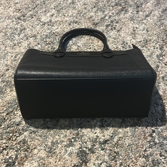 Kate Spade Black and Silver Crossbody Bag with Modern Elegance - Picture 2 of 12